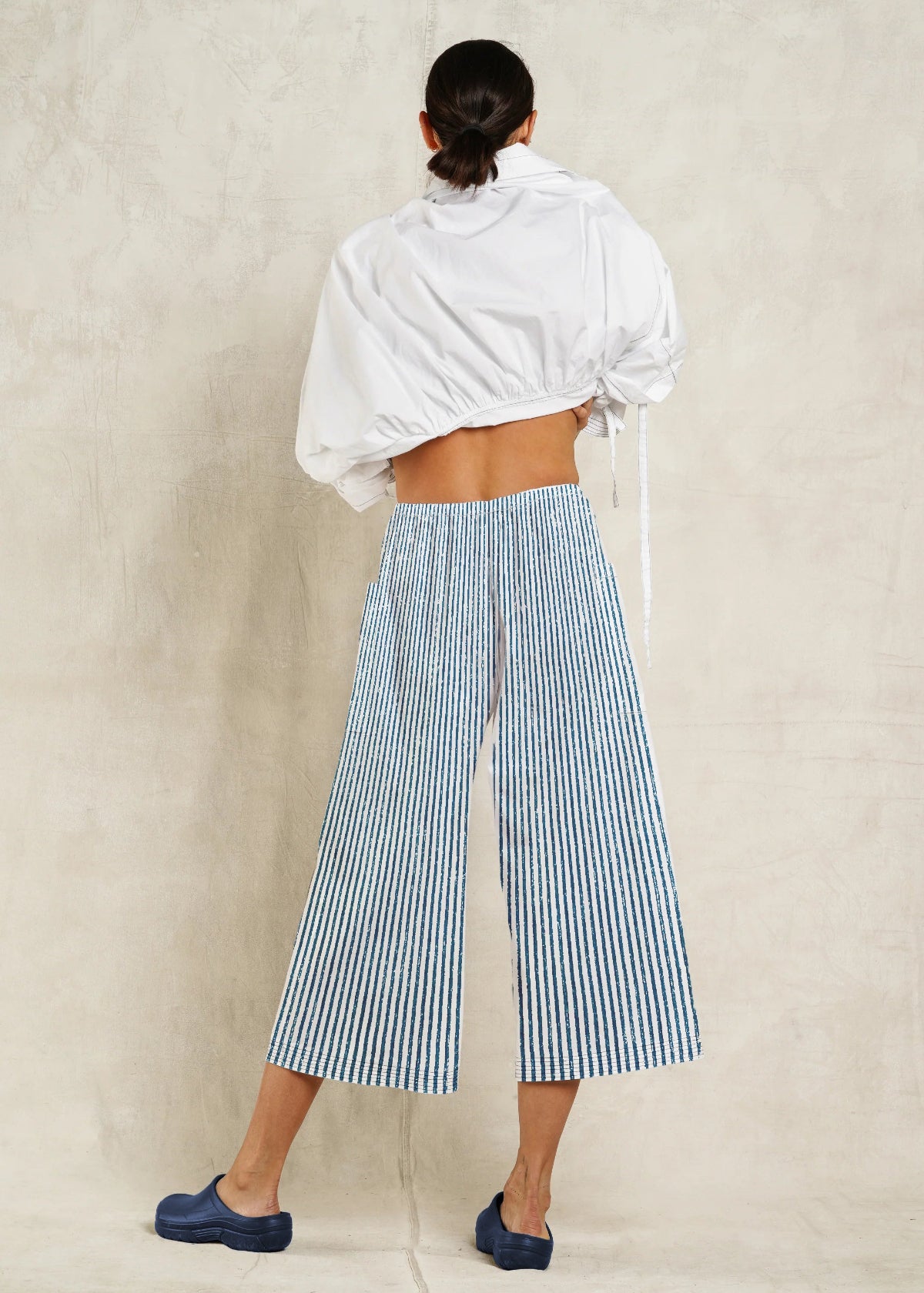 blue stripe back