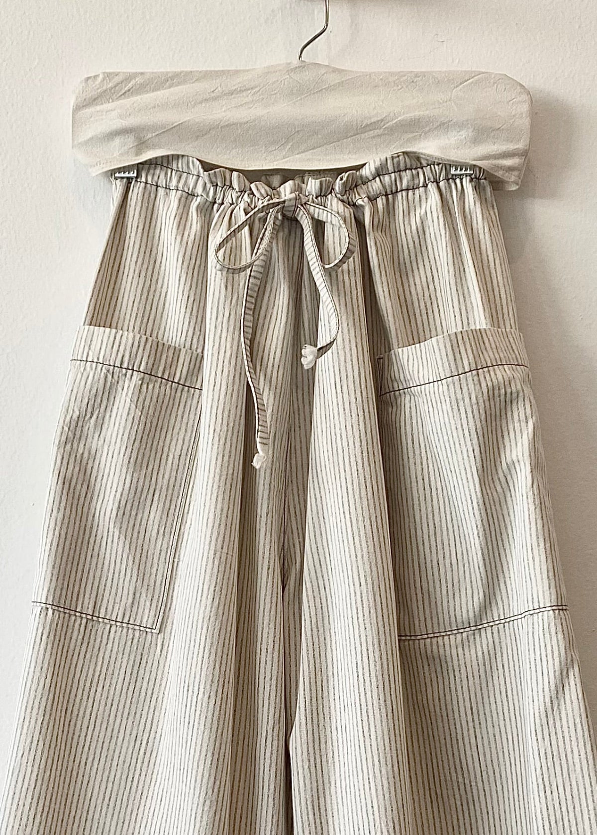 striped elastic with tie waist and pockets detail image