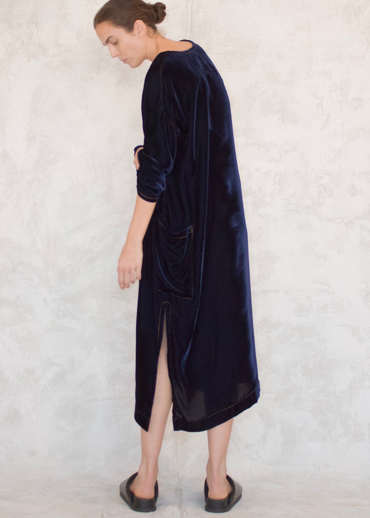 Blue velvet lanatus dress front