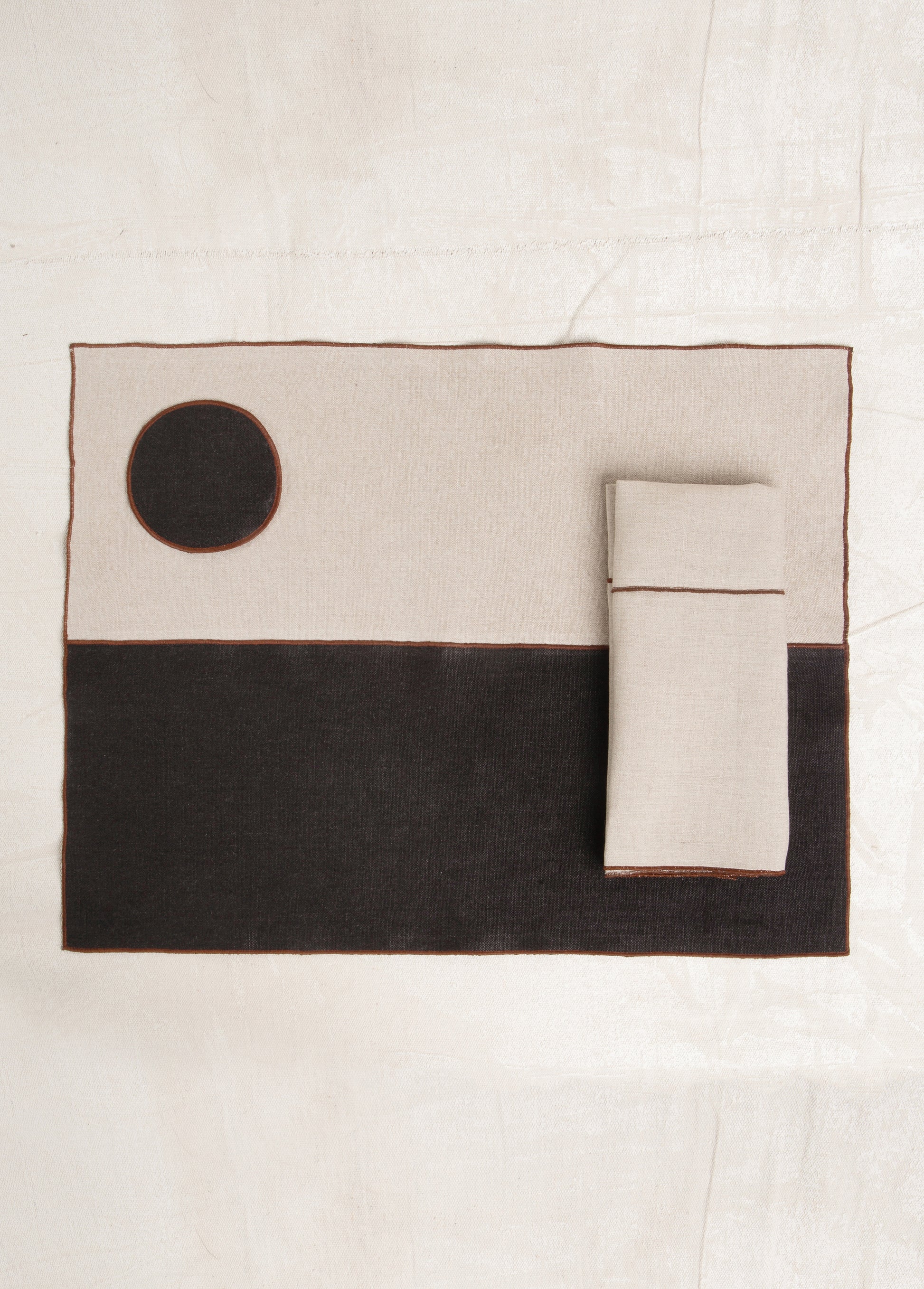 black horizon placemat