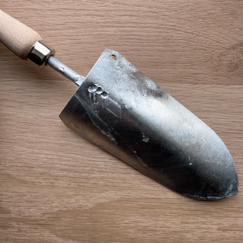 Plant shovel