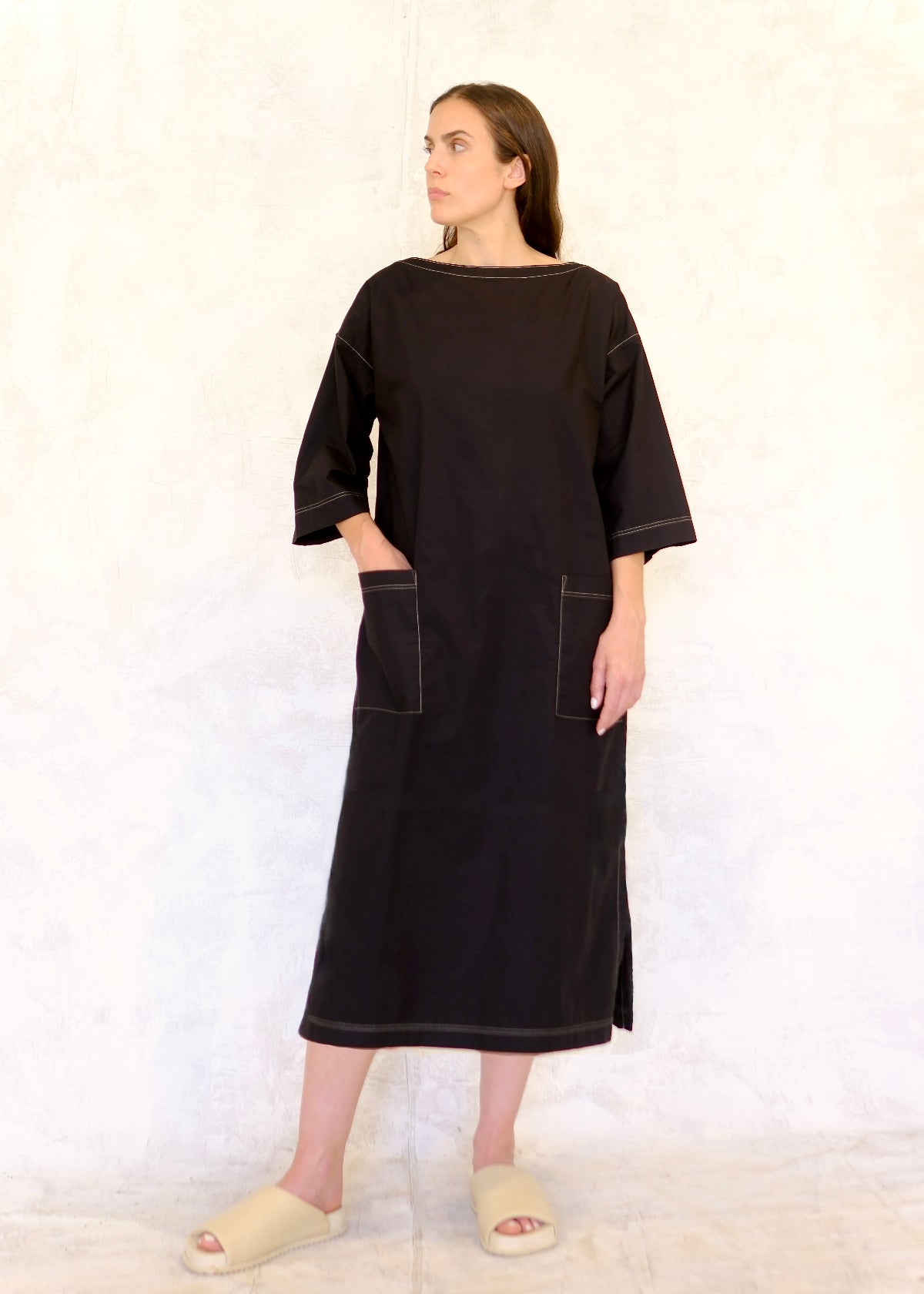 Black dress with 2 pockets belted front