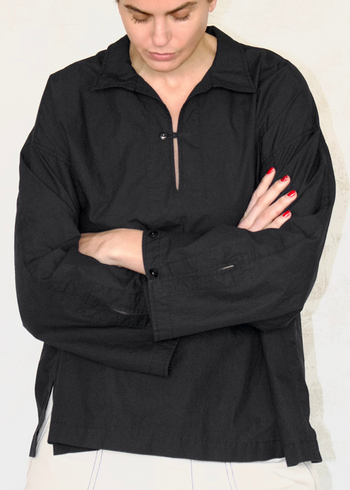 black cotton popline long sleeve collared pullover top button cuffs