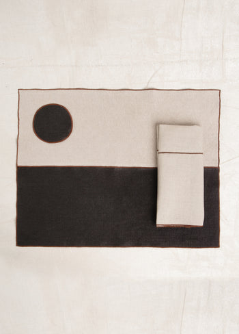 black horizon placemat